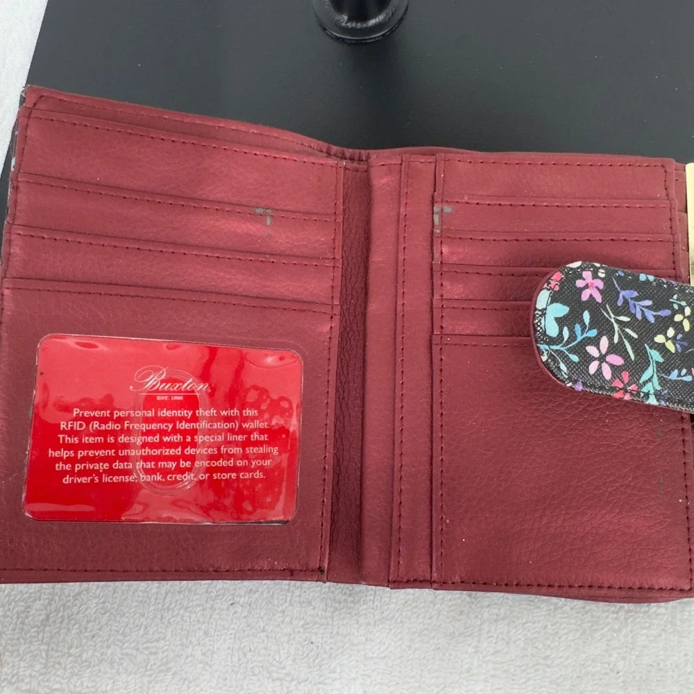 Vintage Buxton Floral Bifold Wallet Kiss Lock Coin Pouch Burgundy Interior Black